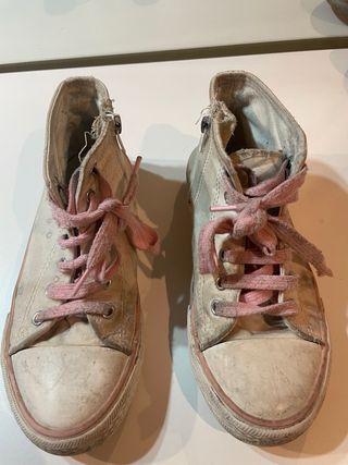 Zapatillas niña unicornio talla 32.