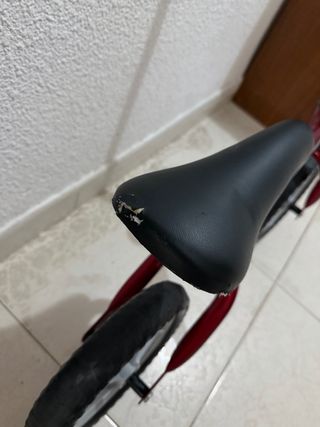 Bicicleta de equilibrio roja Chicco