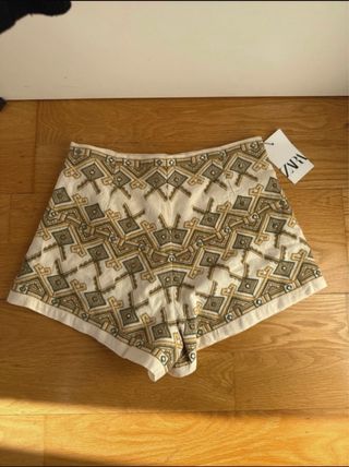 Zara Shorts Bordados Espejos Talla S