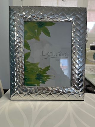 Marco laminado de plata diseño trenzado