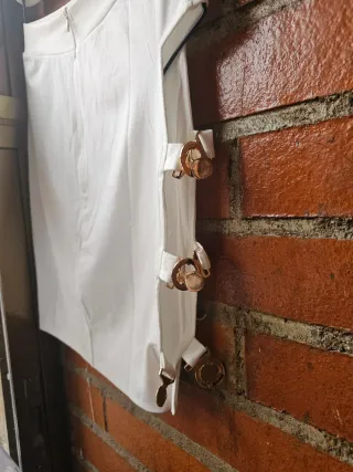 Conjunto crop top y falda blancos