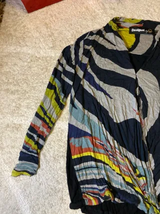 Blusa Desigual manga larga negra gris amarilla