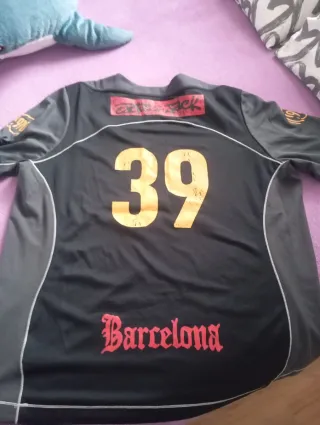 Camiseta Nike MAD 90 Negra y Gris