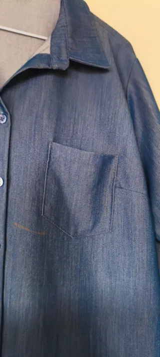 Vestido camisero doble textura. Denim