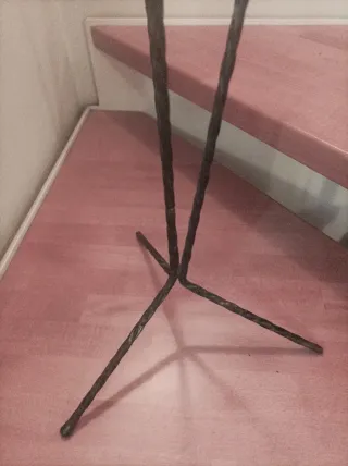 Porta giornali vintage in metallo nero