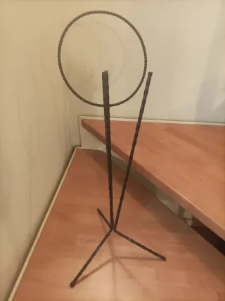 Porta giornali vintage in metallo nero