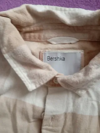 Camisa de cuadros beige y blanca