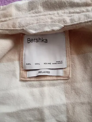 Camisa de cuadros beige y blanca