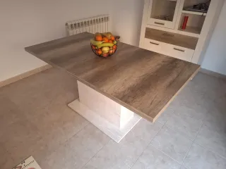 Mesa de comedor moderna