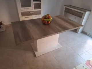 Mesa de comedor moderna