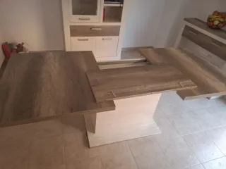 Mesa de comedor moderna