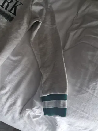 Sudadera Pull&Bear gris y verde