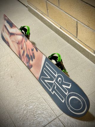 Tabla Snowboard Nitro J.Bennee + Fijaciones Union