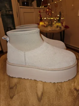Bota UGG Mini Dipper Puffer Blanco cerámica/beige