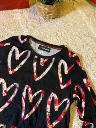 Camiseta Desigual Corazones Negro Rojo