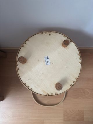 Cesta de bambú y madera
