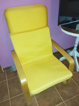 Sillón tela amarillo madera