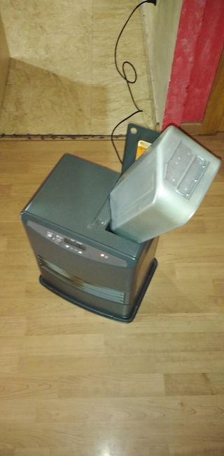 Estufa calefactor de parafina queroseno negra