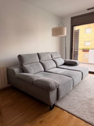 Sofá chaise longue gris