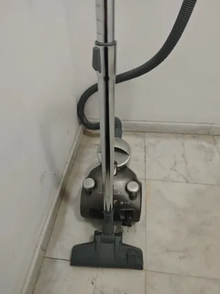 Aspiradora Ufesa Activa