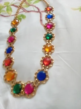 Cinturón nuevo piedras colores dorado