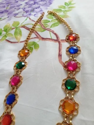 Cinturón nuevo piedras colores dorado