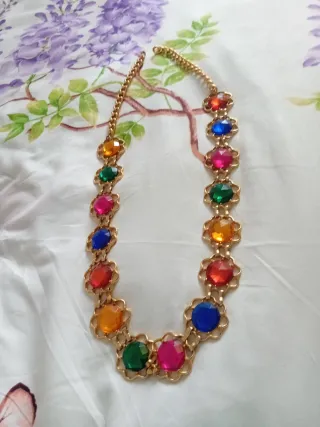 Cinturón nuevo piedras colores dorado