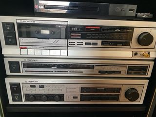 Equipo de Sonido Pioneer con Mueble y Altavoces