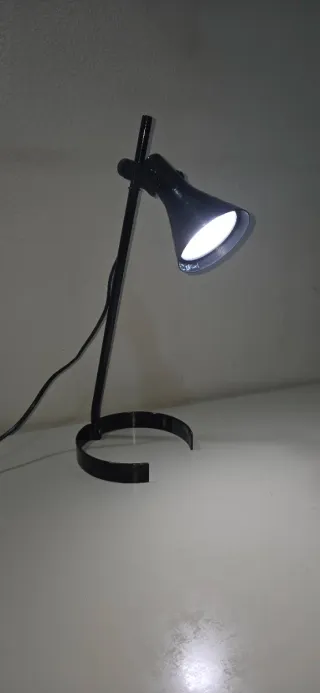 Lampada da scrivania nera