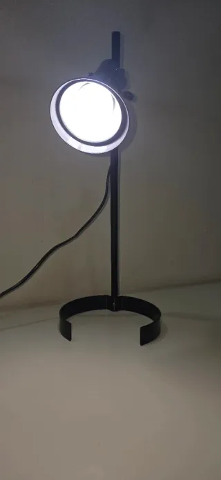 Lampada da scrivania nera