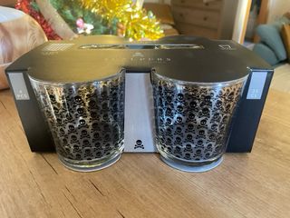 Juego 4 vasos Scalpers calaveras