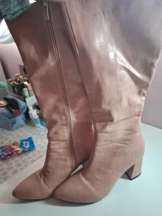 Botas tacón altas rosa palo.