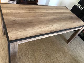 Tavolo da pranzo in legno