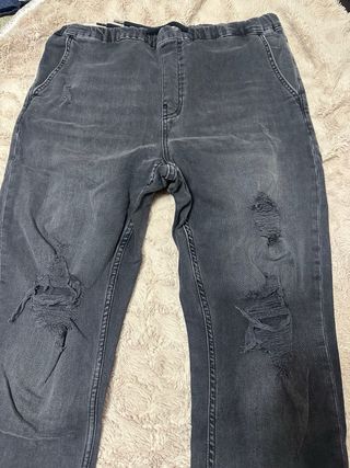 Pantalones vaqueros negros y verdes