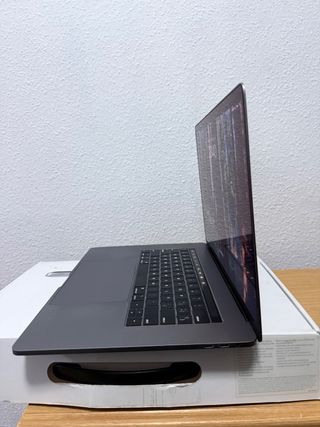 MacBook Pro 16’’ 2019 32GB RAM i7 500GB SSD perfec
