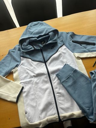 Conjunto Nike Tech Fleece Azul Claro