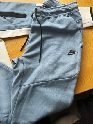 Conjunto Nike Tech Fleece Azul Claro