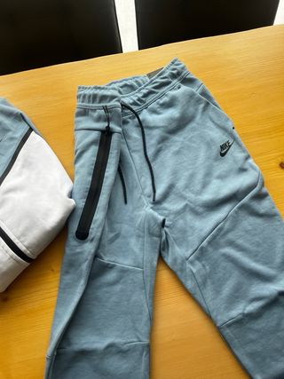 Conjunto Nike Tech Fleece Azul Claro