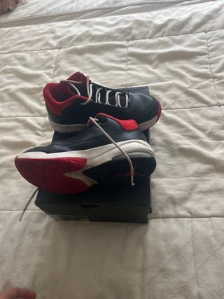 Jordan Max Aura 3 Talla 37.5