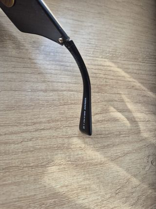 Gafas de sol Versace negras y doradas