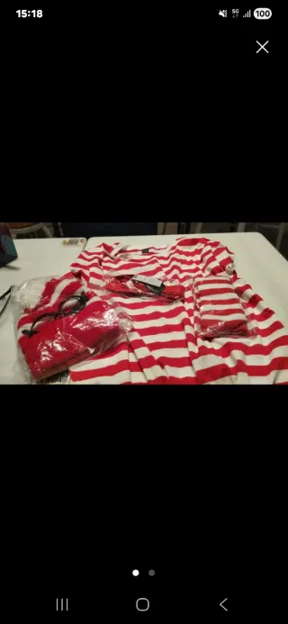 Disfraz de Wally (gorro, gafas, camiseta, calcetin