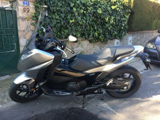 Honda Integra 750cc A2 maxiscooter,