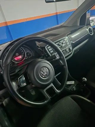 Volkswagen up! 2016