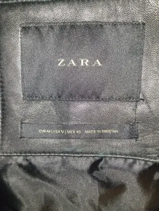 Cazadora de piel negra