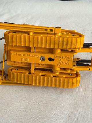 Tractor Cadenas Caterpillar D10N 1:70 Ref: 220/C