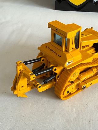 Tractor Cadenas Caterpillar D10N 1:70 Ref: 220/C