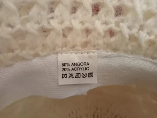 Sombrero blanco de angora tejido