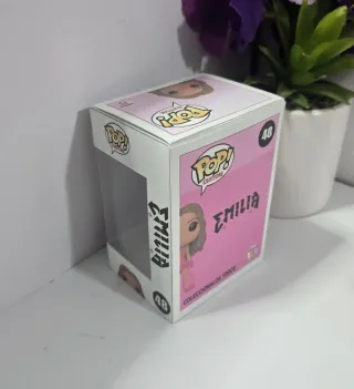 Figura Emilia Mernes