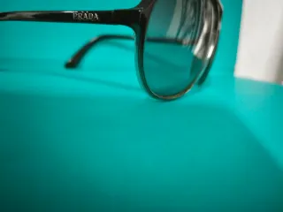 Óculos de Sol Prada Preto/Cinza