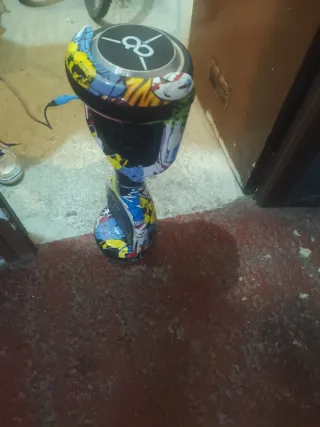 Hoverboard con diseño de cómic asiento incluido